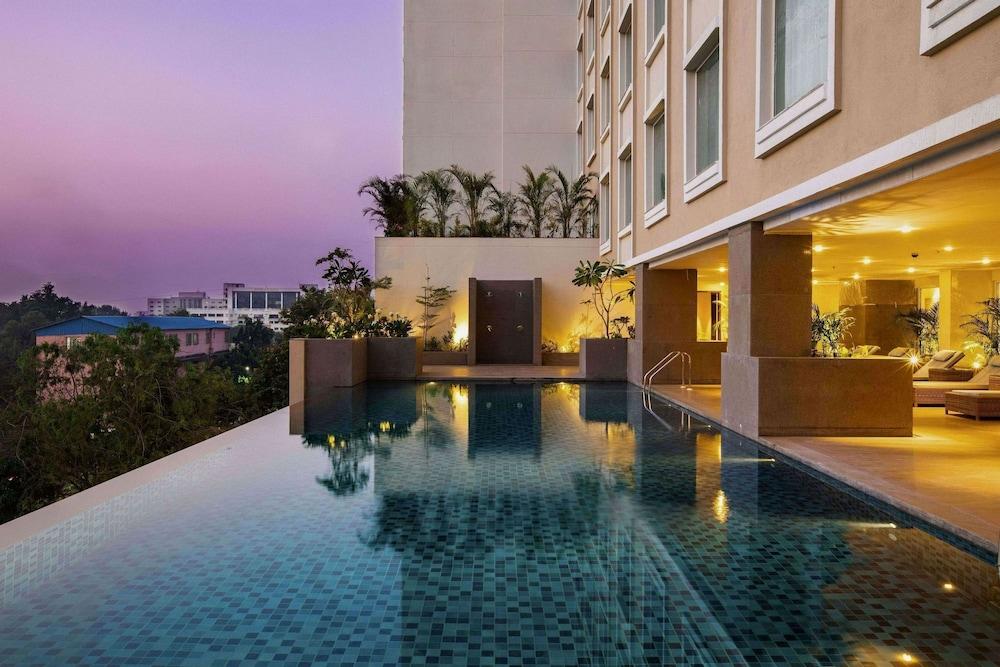 Lemon Tree Premier City Center Pune Exterior photo