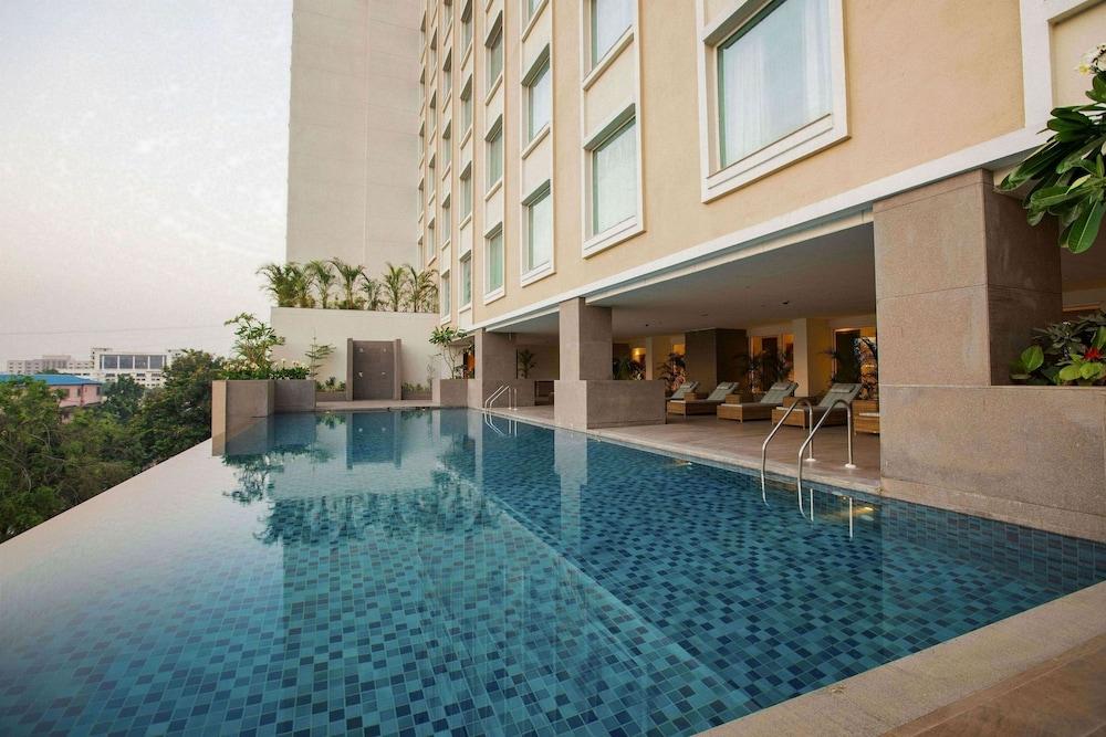 Lemon Tree Premier City Center Pune Exterior photo