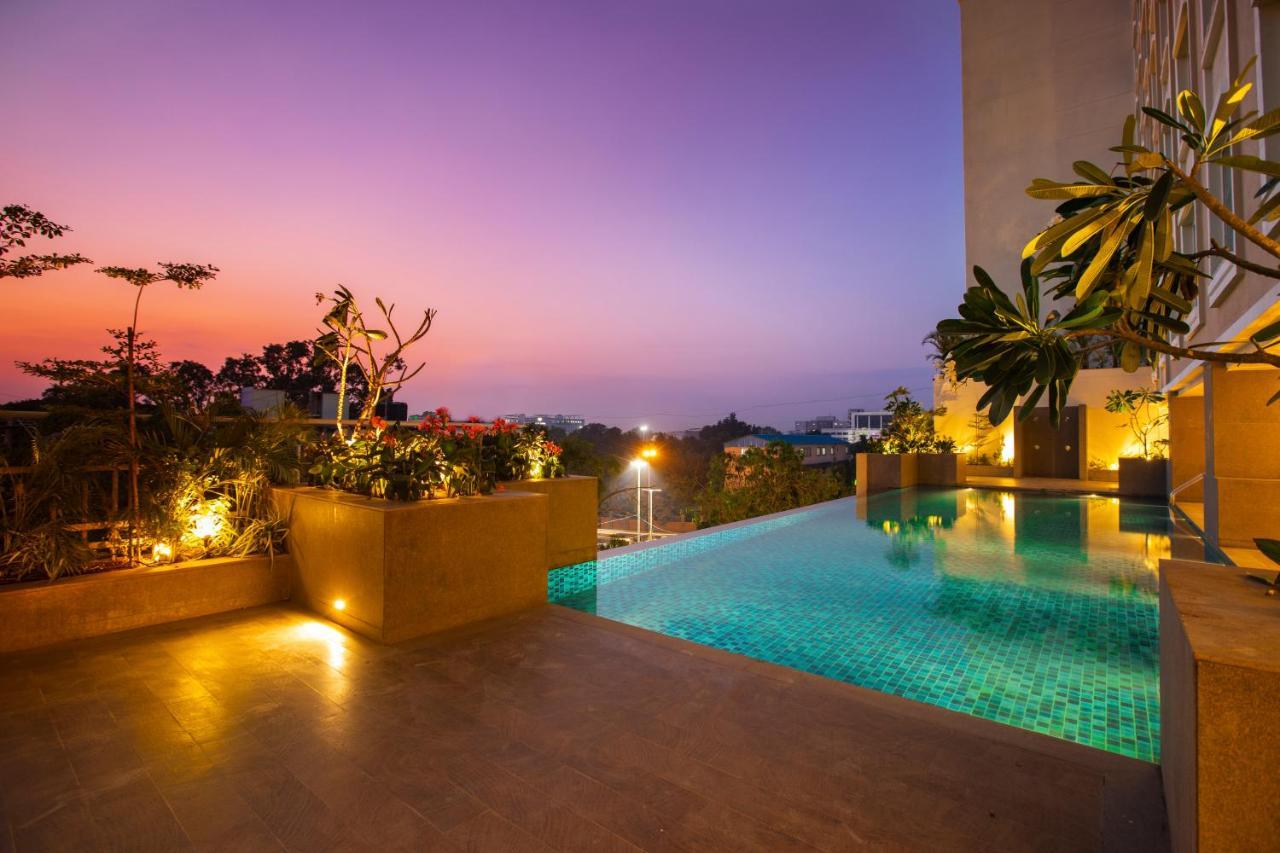 Lemon Tree Premier City Center Pune Exterior photo